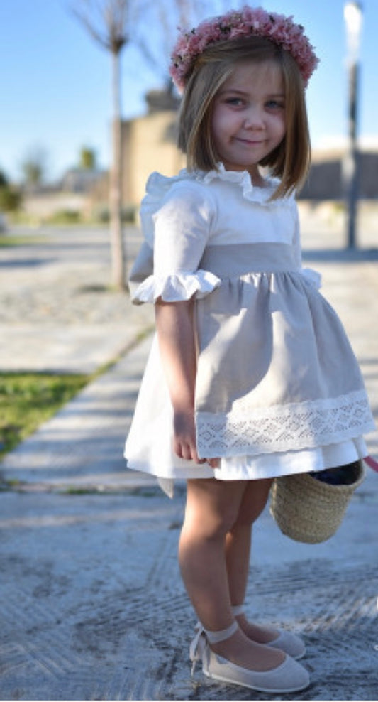 Vestido con delantal liso ‘Zoe’