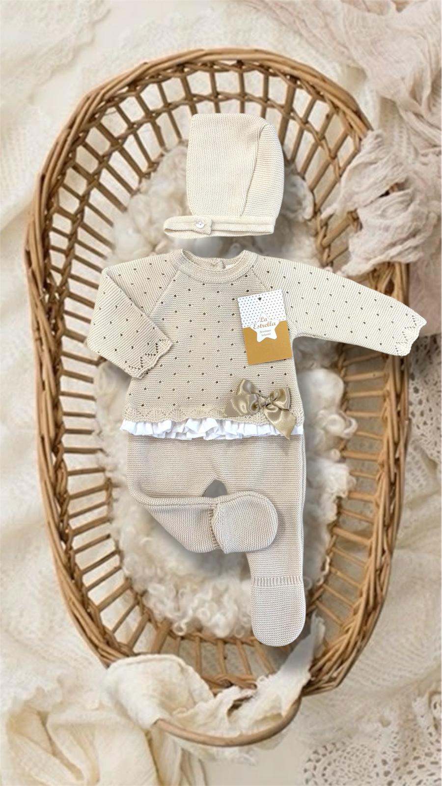 Conjunto hilo beige perforado